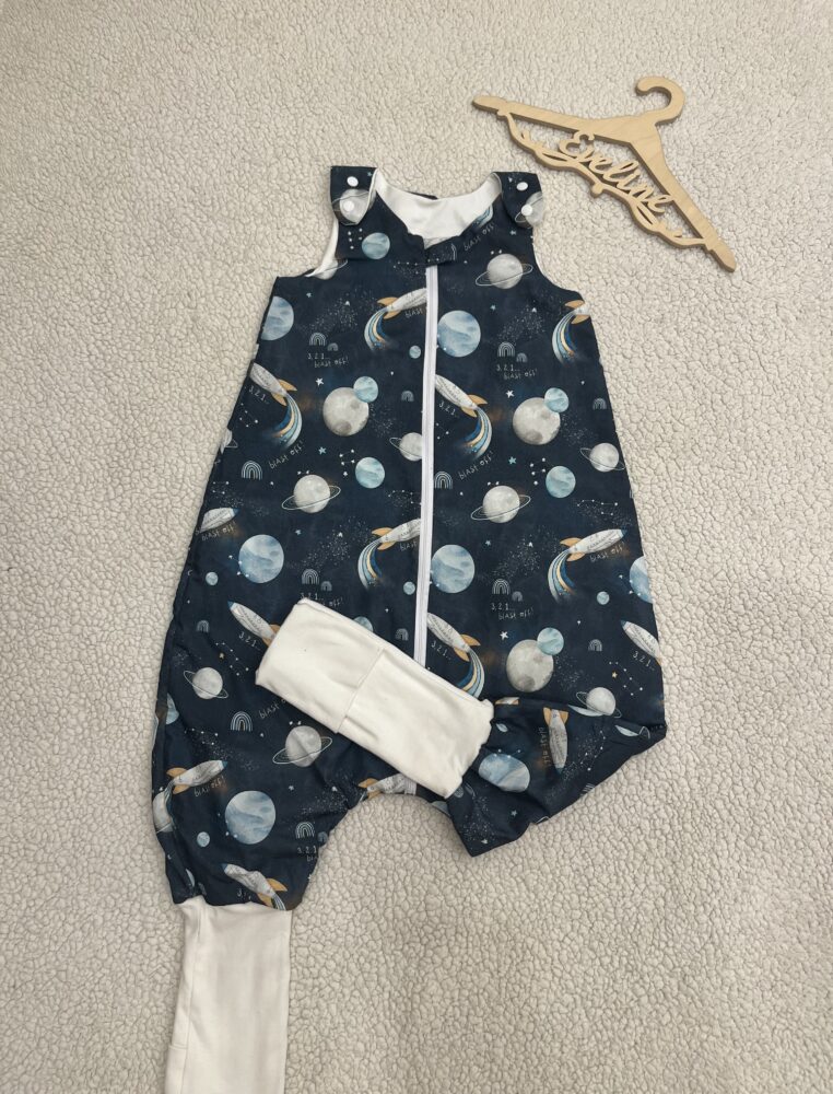 Prémium tipegő hálózsák - kék bolygós (104)